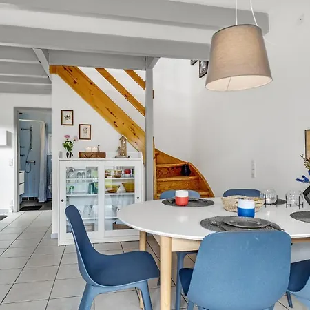 2 Bedroom Nice Home In Hadsund *